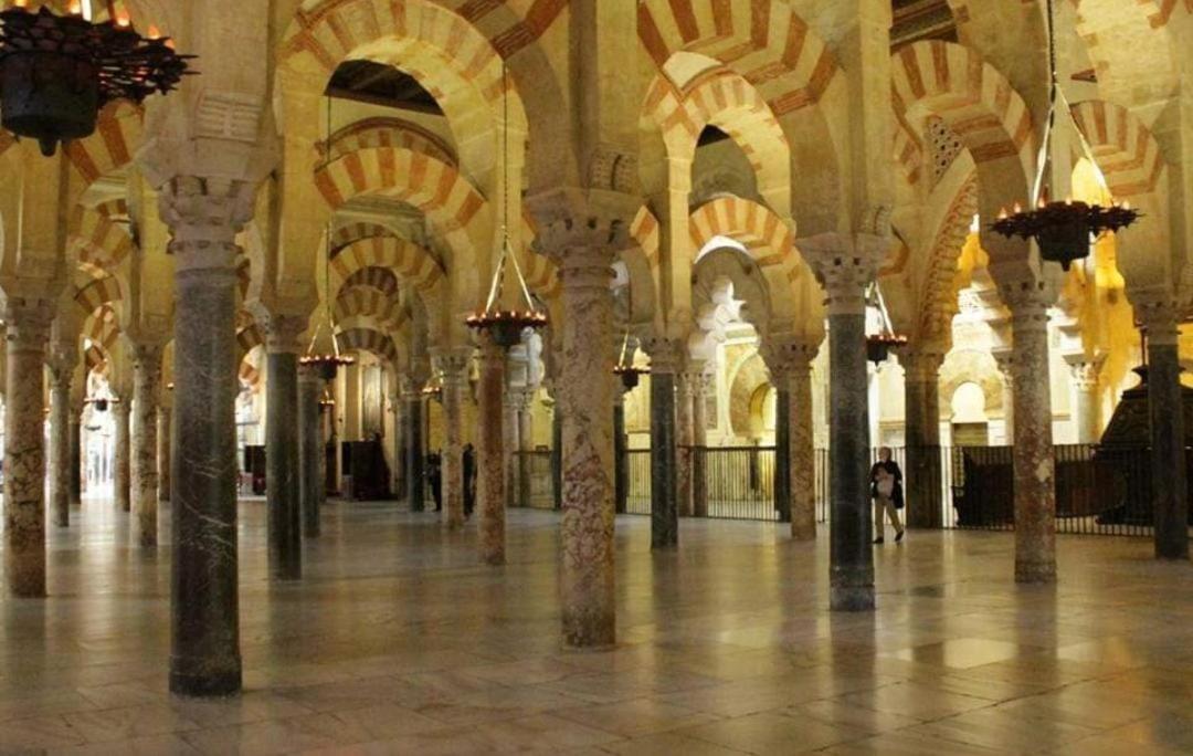 A 20 Metros De La Mezquita Catedral ,Apartamentos Turistico Cespedes 5 Kordoba Zewnętrze zdjęcie